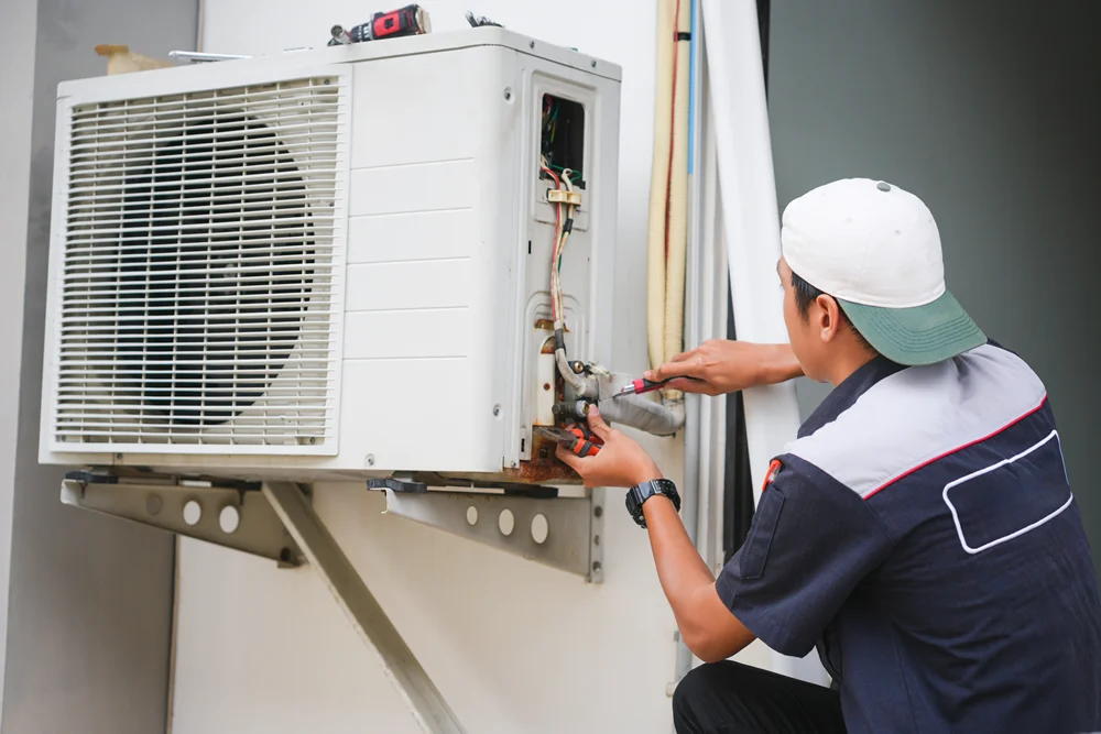 Dismantling Aircon for Repair and Maintenance